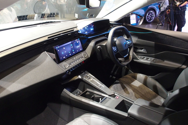 プジョー408アリュール（インテリア）