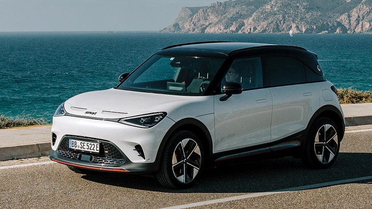 全輪駆動モデルは前後モーターのトータルで最高出力428PSを発生する。