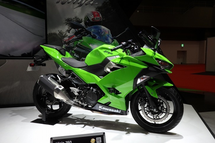 カワサキ・ニンジャ250（海外向けモデル／アクセサリー装着車）