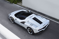 フェラーリが往年の名車「F40」をイメージしたワンオフモデル「SC40」を発表の画像