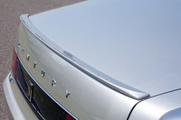 リアエンドにはトランクスポイラーが備わる。後付け感のない形状と施工はさすがTOM'Sの仕事だ。