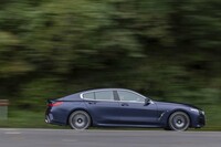 ボディーの全長は5085mmにも達するFR車ならではのロングノーズと緩やかに下降するルーフラインが美しい。