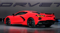 8代目「シボレー・コルベット」が登場　ミドシップの駆動レイアウトを初採用の画像