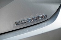 レクサスES300h“バージョンL”