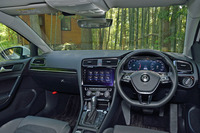 新しい「ゴルフ」の目玉の1つはデジタル化。「TSIハイライン」ではオプションとなるが、「アクティブインフォディスプレイ」が採用された。