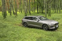 ボルボV60 T6 Twin Engine AWDインスクリプション（4WD/8AT）【試乗記】