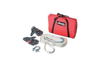 タイダウンクリップ、けん引ストラップ、Dリング、グローブからなるJeep Trail Ratedキット。