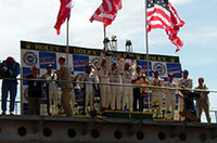 優勝したチャンピオンレーシングはアメリカからのエントリー。かの地のチームによる38年ぶりの勝利となった。また「アウディR8」は、過去67戦して54回目の優勝と、ずば抜けた戦績を残した。来年は次期「R10」に道を譲るといわれている。今年のルマン勝利は名マシンにとって最後の花道となるだろう。