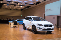 展示車が入れ替えられ、チーム戦スタート。
    