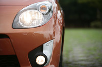 エクステリアに初代の面影は乏しい。釣り目がもたらす表情の変化も大。