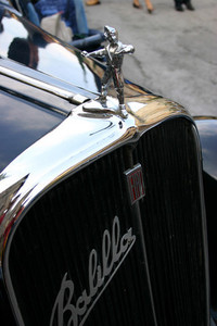 「フィアット508バリッラ」の少年兵マスコット。