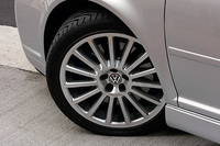 フォルクスワーゲン・ゴルフR32 4ドア（6MT）【ブリーフテスト】の画像