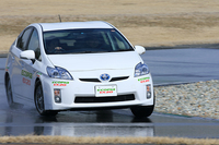 従来モデル「ネクストリー」との比較では「EX20」のウエットグリップ性能の高さが際立っていた。
    