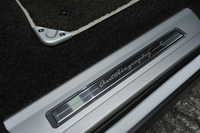 サイドシルに「Autobiography」のプレート。