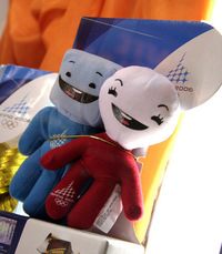 マスコット付きチョコ。縛られ方が痛そうなのが気になる