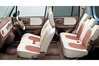 お菓子のような「スズキ・アルトラパン」登場の画像