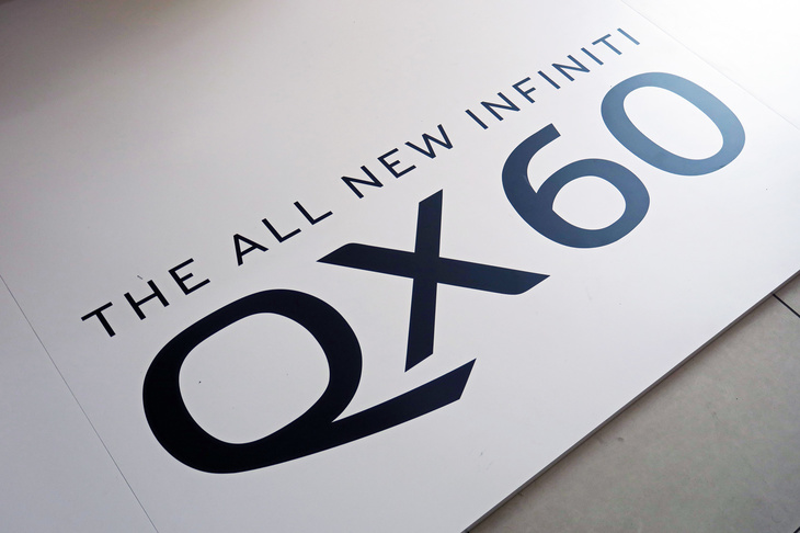 インフィニティQX60（日産 グローバル本社ギャラリーでの展示の様子）
