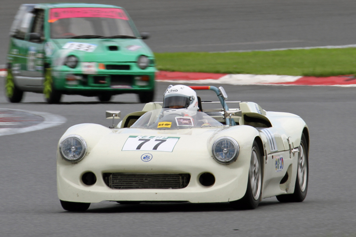 「ザウルスジュニア」のシャシーに「BMW R100」（二輪）用の空冷フラットツインエンジンを積んだ「ザウビーアルファ・BMW-R」。GP-5クラス。