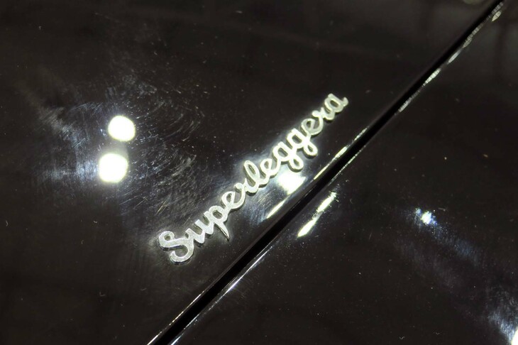 アストンマーティンDB6ヴォランテ（1967年）