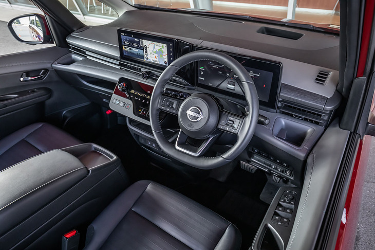 セレナe-POWERルキシオン プロトタイプ（インストゥルメントパネル）