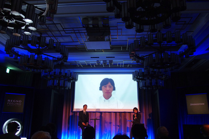 発表イベントには開発に携わったレーシングドライバーの立川祐路氏がオンラインで登場。