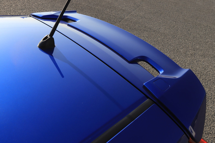 ホンダ・フィット ハイブリッド・S Honda SENSING（テールゲートスポイラー）