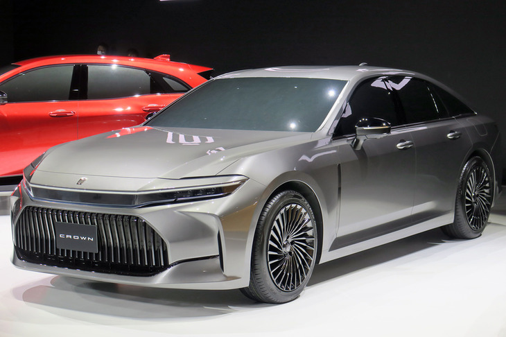 トヨタ・クラウン セダン（エクステリア）