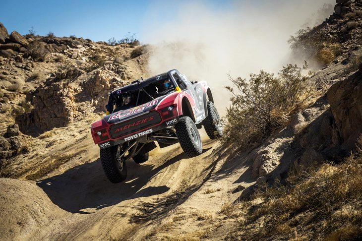 オフロードレース「Best In The Desert」の様子。トーヨータイヤはアメリカで、さまざまなドリフト競技やオフロードレースにおいてタイヤを供給している。