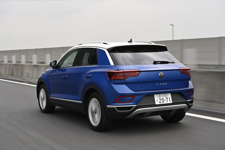 高速走行時は、100km/hのエンジン回転数が7速ギアで約1550rpmと低めに抑えられている。ロードノイズや風切り音で、ディーゼルエンジン特有の音はほとんど聞こえてこない。