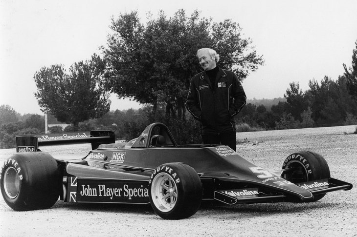 「ロータス79」とコーリン・チャップマン。チャップマンはロータス・カーズの創業者であり、F1では1982年に死去するまでチーム・ロータスの指揮を執り続けた。