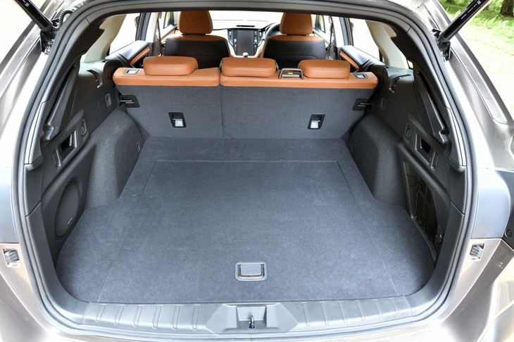 スバル・レガシィ アウトバック リミテッドEX（ラゲッジスペース）