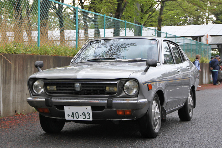 1975年「ダットサン・サニー エクセレント」。型式名B210こと3代目サニーの、L14エンジンを積んだ上級版。