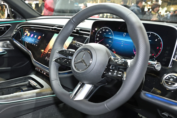 メルセデス・ベンツE220dステーションワゴン アバンギャルド