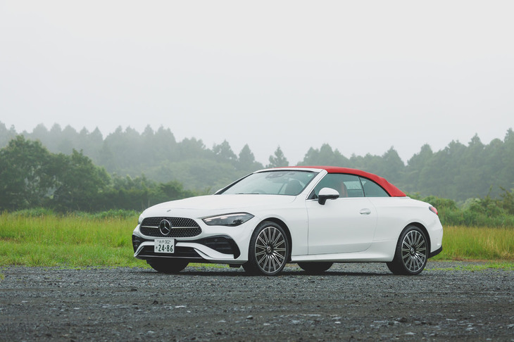 「クーペ」から遅れること3カ月の2024年6月に発売された「メルセデス・ベンツCLEカブリオレ」。