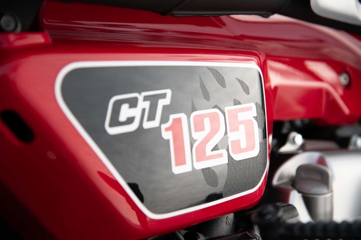 「CT125ハンターカブ」は、40年ほど前に誕生した“ハンターカブ”のいわば復刻版。2019年の東京モーターショーにコンセプトモデルが出展された際は、大いに話題となった。