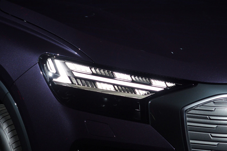 アウディQ4 e-tron（ヘッドランプ）