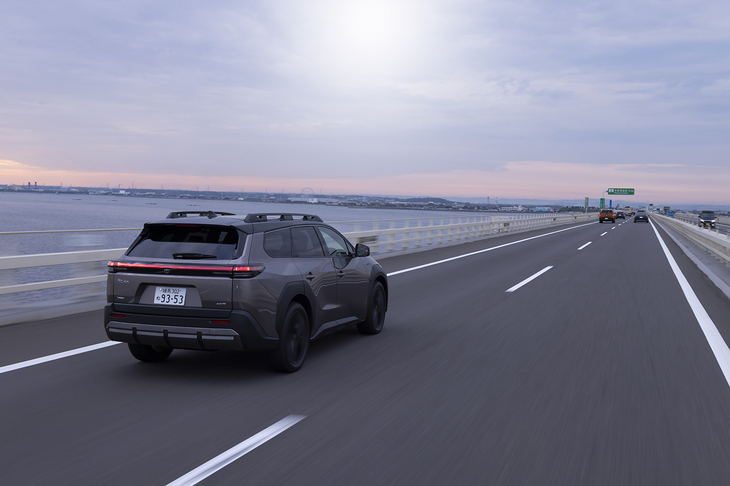 約350km余りをドライブした今回の電費は6.5km/kWh。街なかでは特に節電を意識しなくても瞬間電費計に7～8km/kWhあたりが表示されている印象だった。