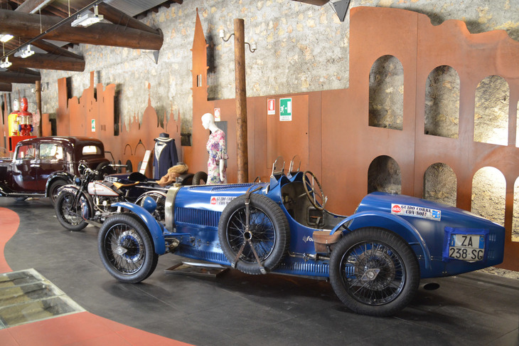 イタリアの「ミッレミリア」博物館に展示される「ブガッティT37」。1.5リッターの直列4気筒エンジンを搭載している。