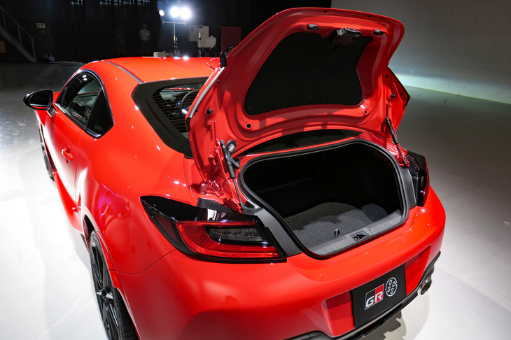 トヨタGR 86（トランクルーム）