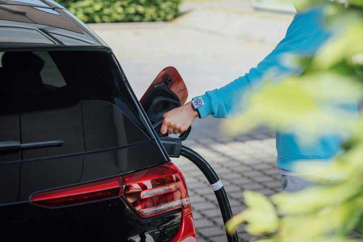 EUの施策に呼応してBEVの拡販に取り組んできた欧州メーカーだが、その販売は予想通りには伸びておらず、むしろ安価な中国製BEVの進出を招くこととなった。