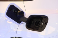 ランボルギーニがプラグインハイブリッドのスーパーSUV「ウルスSE」を国内初披露の画像