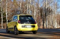 2016年9月に日本でも発売された現行型「ルノー・トゥインゴ」。今回設定された「ゼン」には、0.9リッターターボエンジン＋6段EDCと、1リッター自然吸気エンジン＋5段MTという、2種類の仕様が用意される。