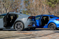 乗り込みやすさに少し差が出たのは、このような開口部の形状の違いだ。「プリウス」はリアタイヤの前の部分が直線的に切り落とされている。