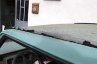 ルーフは特に著しく変色したうえにサビが浮いている。