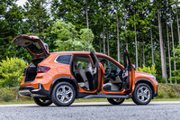 18インチタイヤを標準装備する「X1 xDrive20i xライン」のボディーサイズは全長×全幅×全高＝4500×1835×1645mm、ホイールベースは2690mm。先代モデル（デビュー時）よりも45mm長く、15mm幅広く、車高は35mm高くなっている。