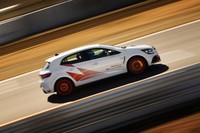 2019年末にも筑波でタイムアタックを実施し、1分3秒台を記録した「メガーヌR.S.トロフィーR」。今回は2度目のチャレンジで、その更新を目指した。