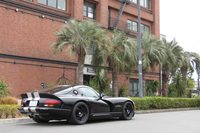 車検通過を記念した横浜小ドライブでのひとコマ。記事掲載のためもあって、トラブルやなんやをクリアするたびにこうした写真を撮ってきた記者だが、ぶっちゃけもう「何枚目だよ！」といった気分である。