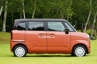 ボディーの全高は「ワゴンR」よりも45mm高く、「スペーシア」よりも105mm低い1695mm。