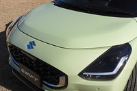 ほった「清水さんがのっぺり感じるのは、この顔まわり？」　
	清水「うーん。ほった君はどう思う？」　
	ほった「そんなには気にならないけど、ふとした瞬間、妙にのっぺり感じることがあることには同意です」