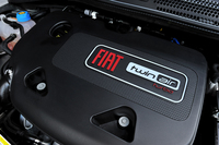 0.9リッター直2ターボは85psを発生する。JC08モード燃費はシリーズ最良の26.6km/リッター。